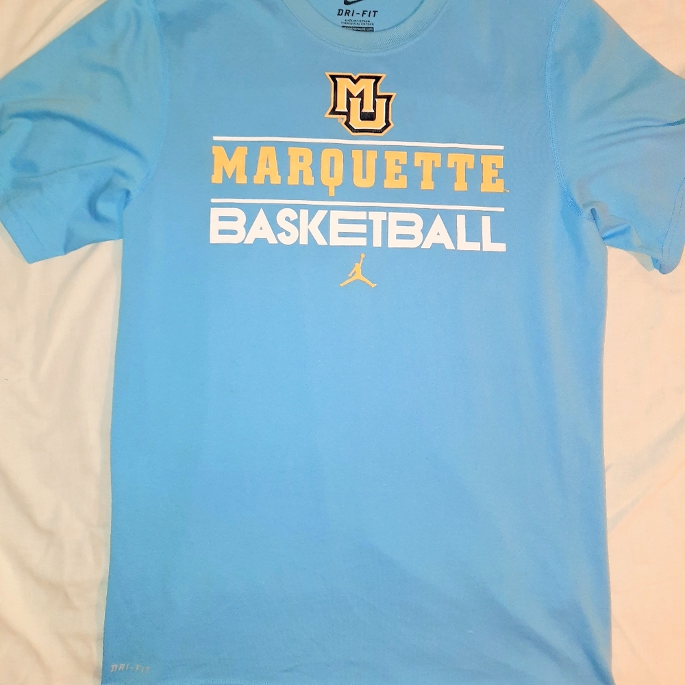Marquette Basketball t-shirt